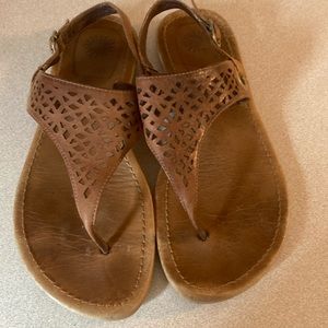 UGG women’s size 7 leather thong sandals  - brown with ankle buckle strap